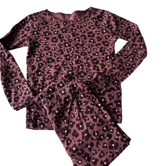 Carters cheetah pajamas - Picture 1 of 4